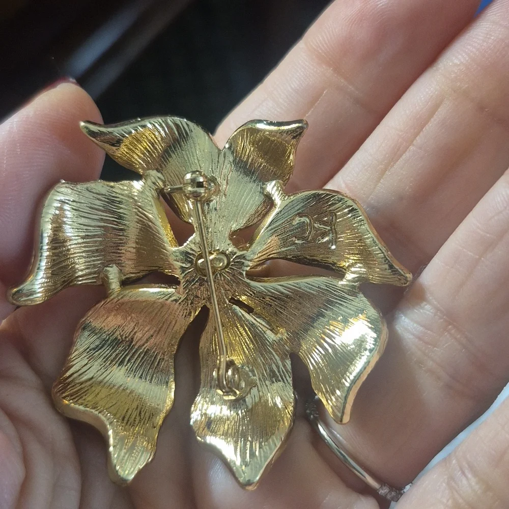 Kenneth Cole Poinsettia Flower Brooch - Picture 3 of 7